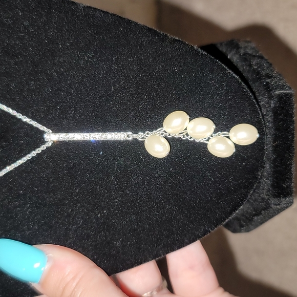 Avon Necklace and Earrings - Picture 3 of 5